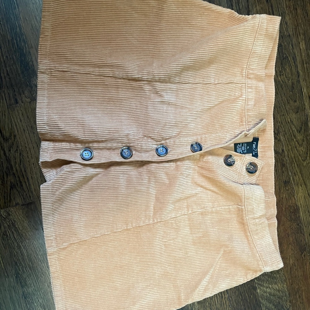 Rue21 tan button skirt